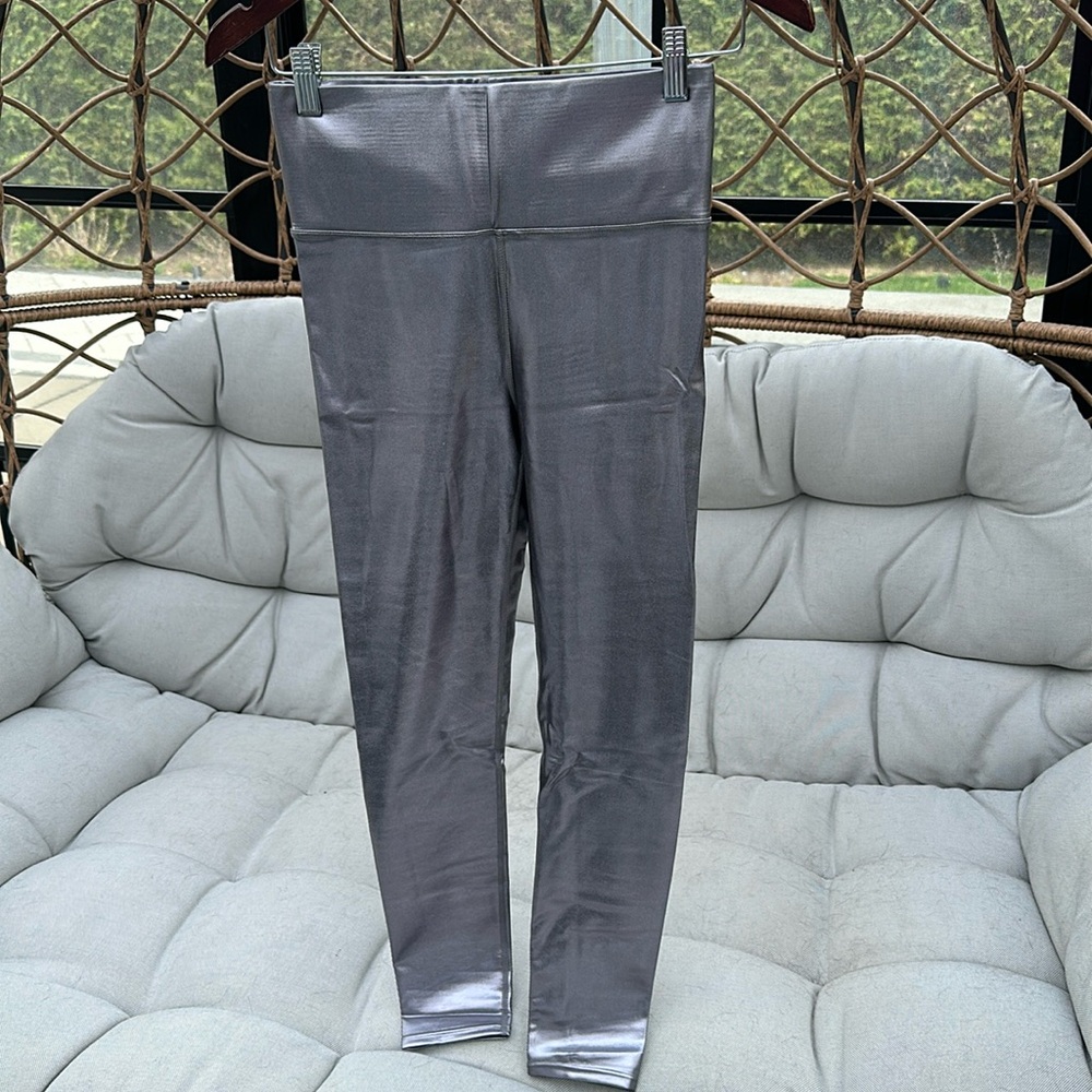 knix x Birds of Paradise high rise metallic silver leggings size small.